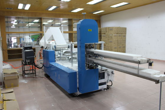300mm Grootte 3000 stukken/Min Automatic Napkin Making Machine