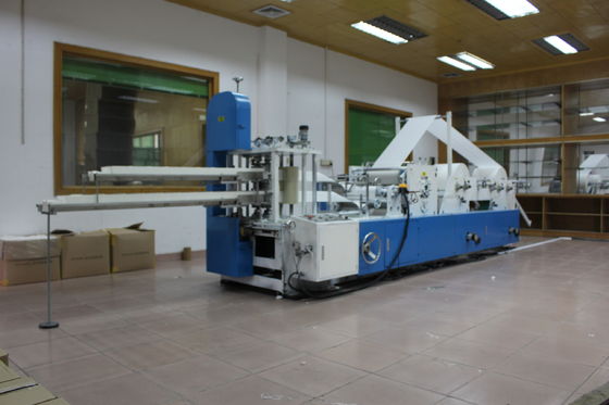 300mm Grootte 3000 stukken/Min Automatic Napkin Making Machine