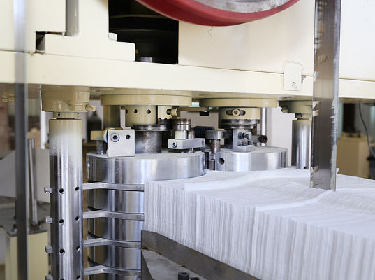 Het in reliëf maken Laminering 330mm Papieren zakdoekjeservet die Machine maken